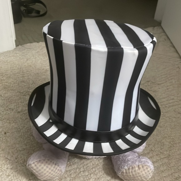 COSTUME HAT - Picture 1 of 5